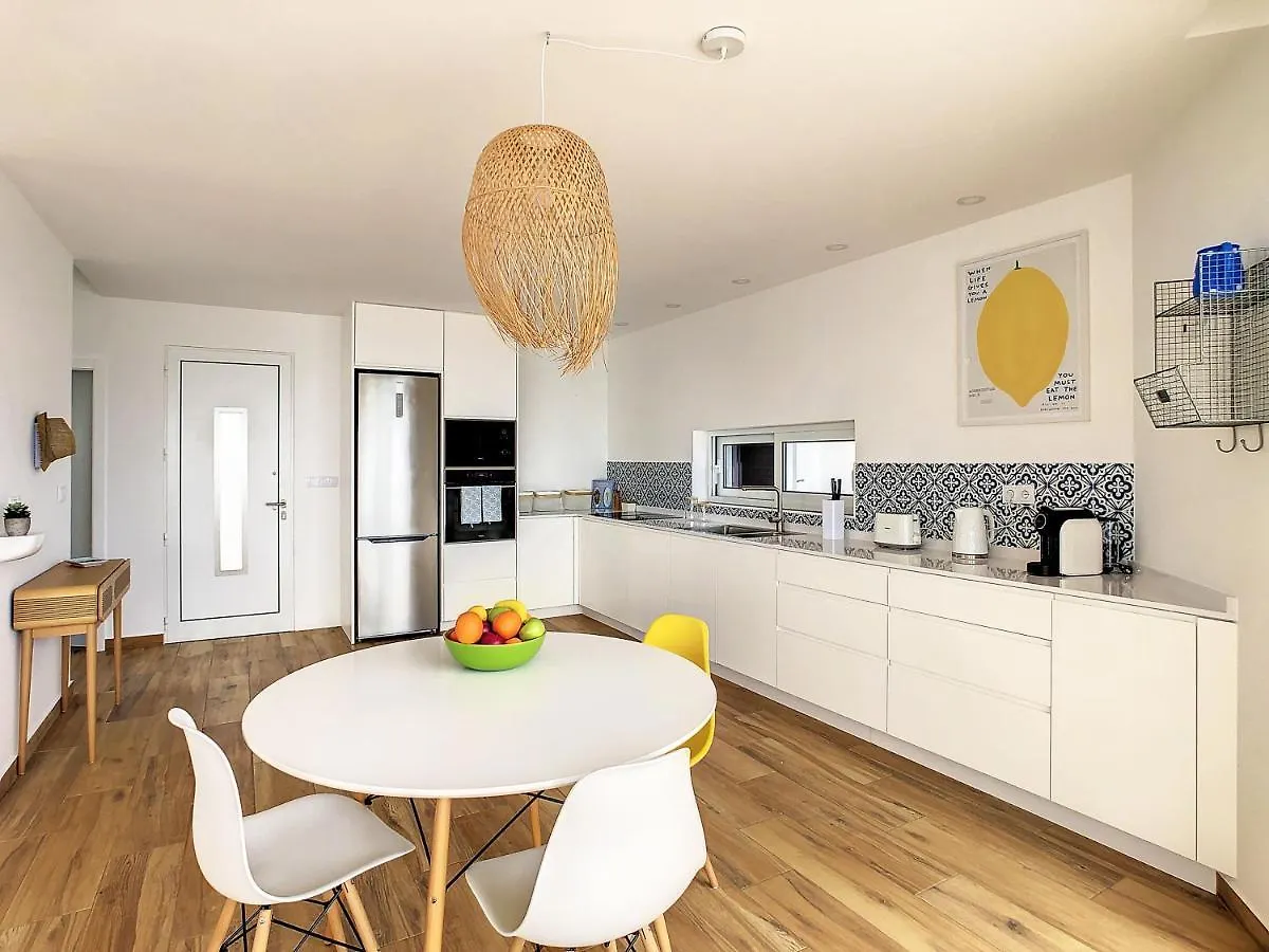 Villa Omar By Lovelystay Canhas 0*,  Portekiz
